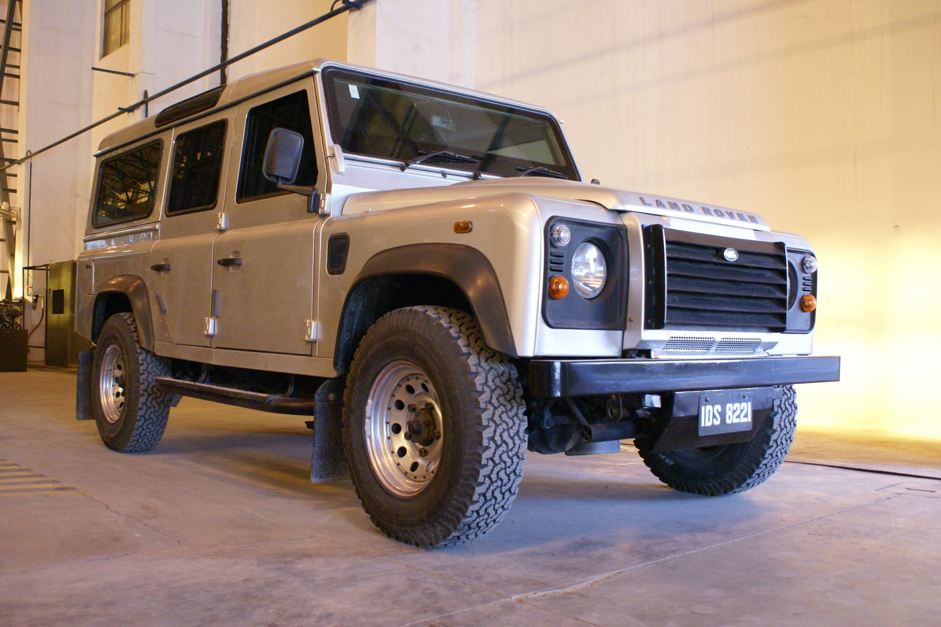 Land Rover Defender